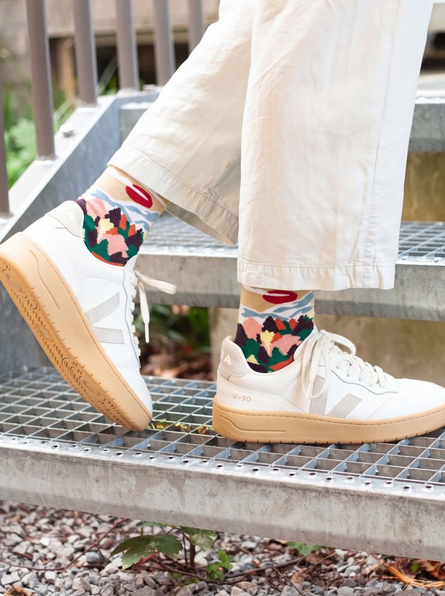 Bunte Socken Fall Mountains von DillySocks