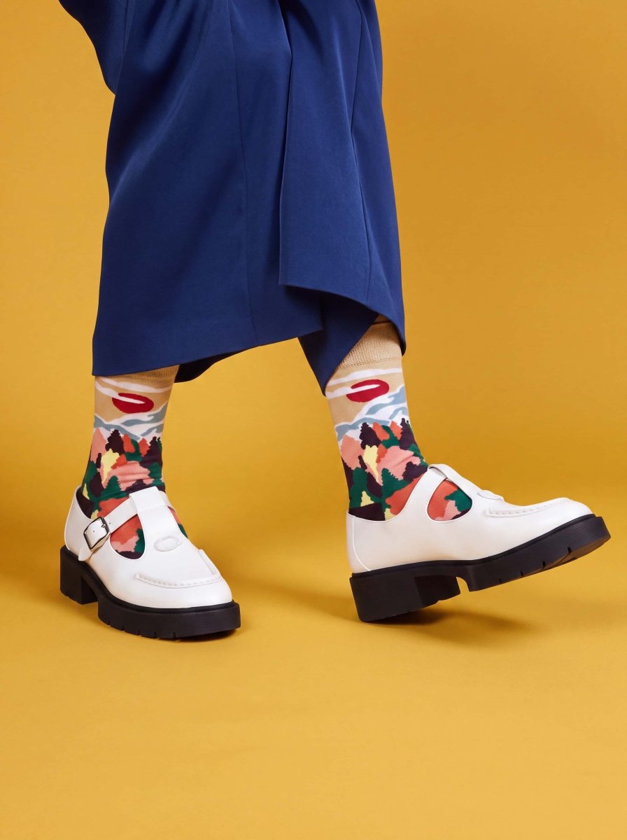 Bunte Socken Fall Mountains von DillySocks