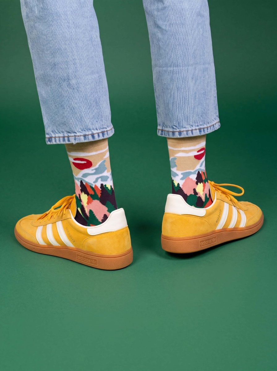 Bunte Socken Fall Mountains von DillySocks