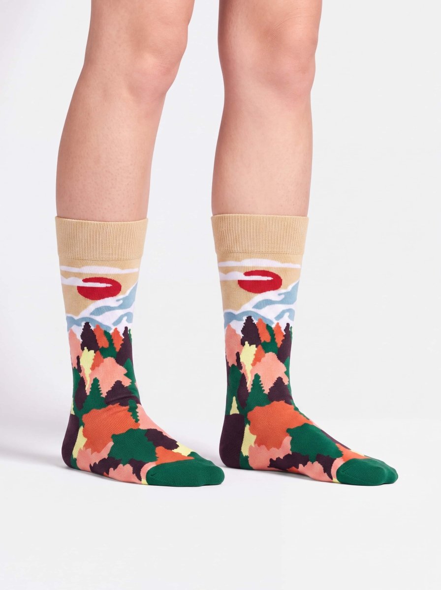 Bunte Socken Fall Mountains von DillySocks