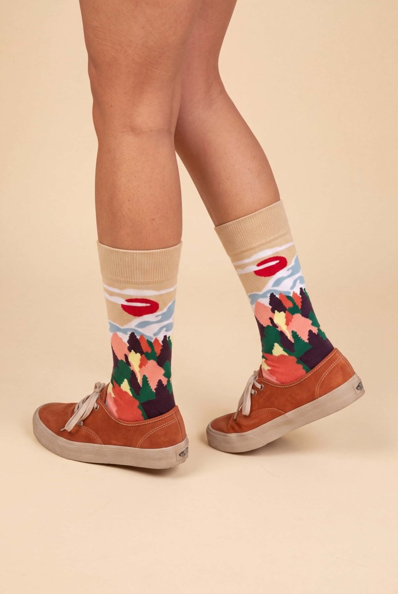 Bunte Socken Fall Mountains von DillySocks
