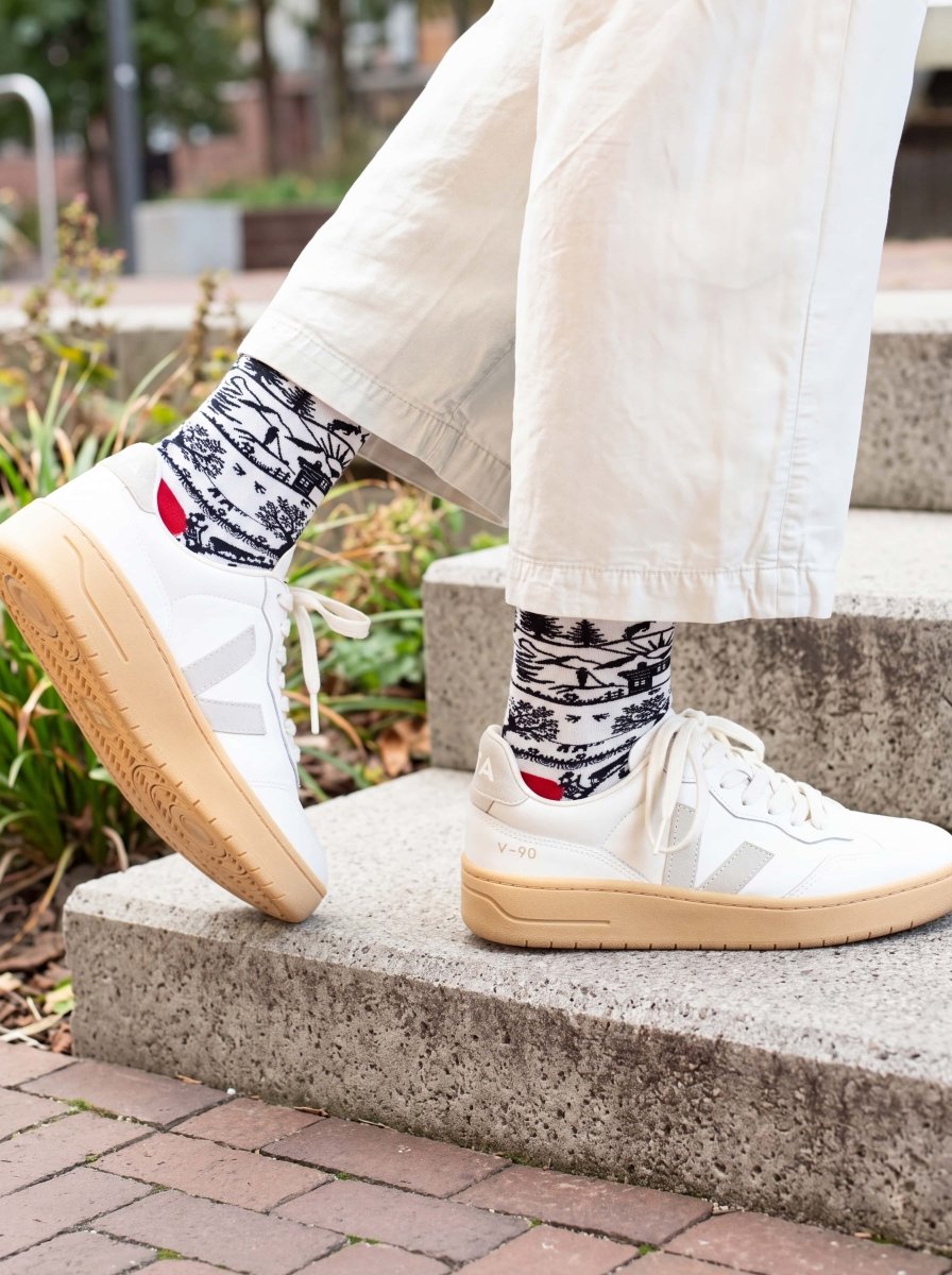 Bunte Socken Swiss Silhouette von DillySocks
