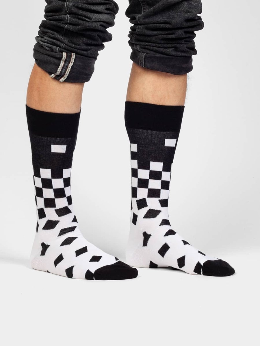 Socken Crumbling Chess von DillySocks