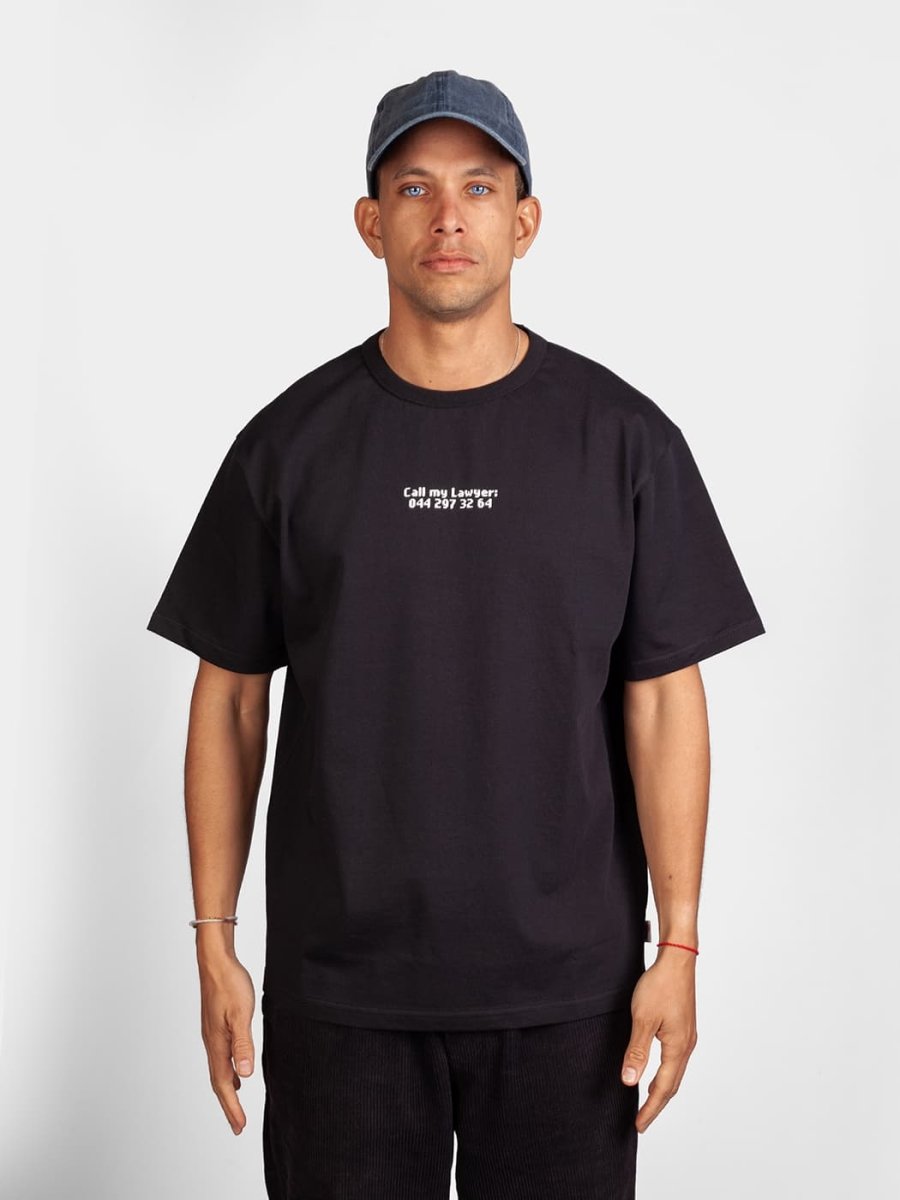 T-Shirts Call My Lawyer von DillySocks